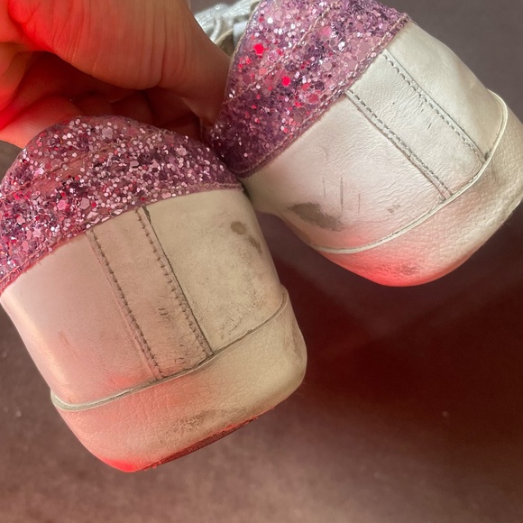 Golden Goose Superstar Sneaker - Picture 2 of 7